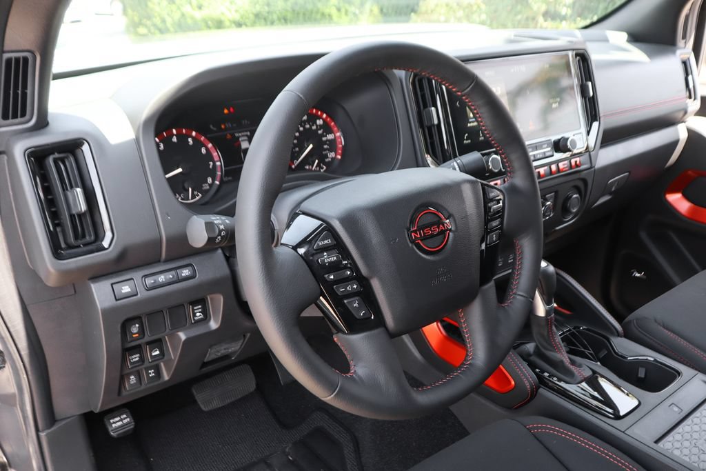 Used 2025 Nissan Frontier PRO-4X w/ Pro Convenience Package AWD/4WD image 19