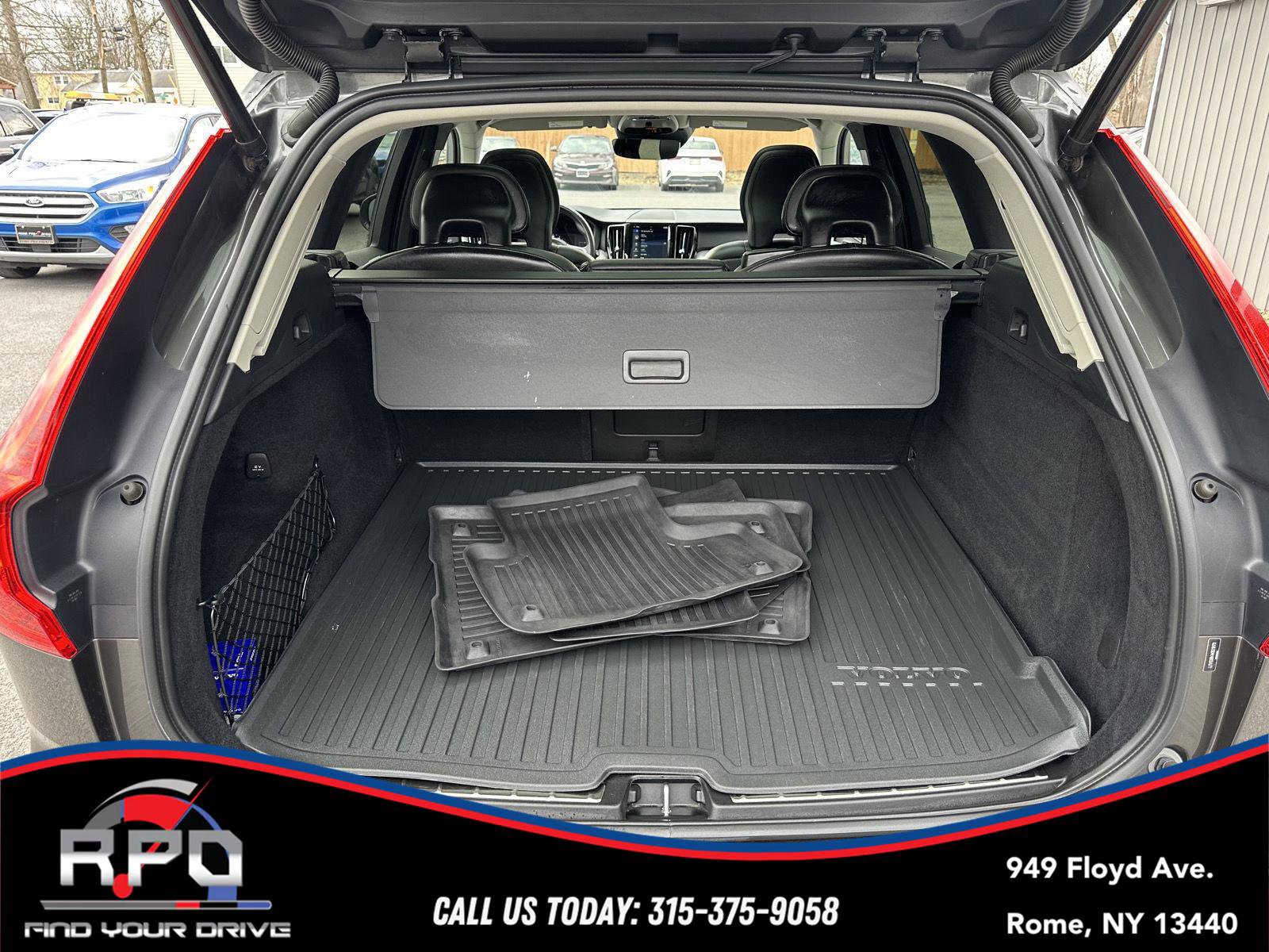 Used 2019 Volvo XC60 T5 Momentum w/ Protection Package image 27