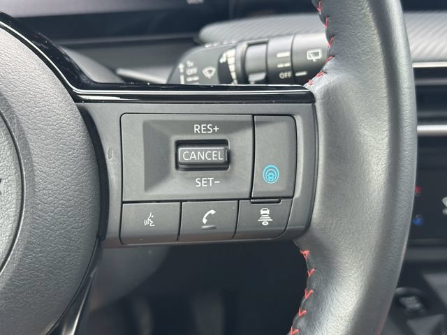 Certified 2025 Nissan Kicks SR FWD image 28