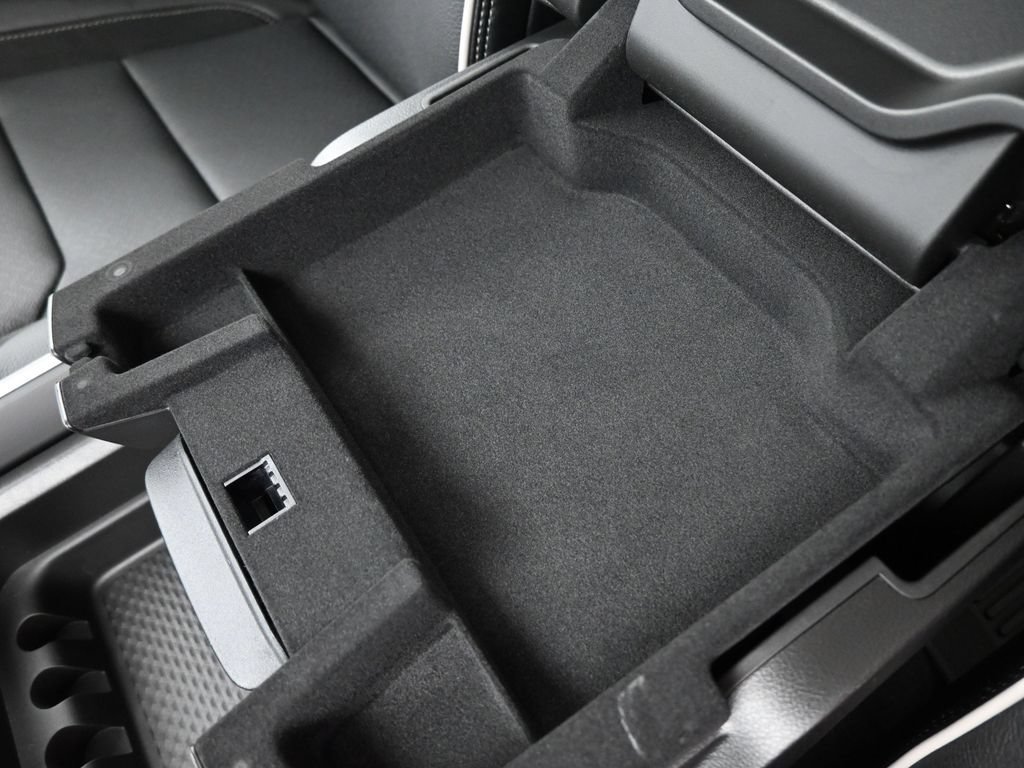 New 2026 RAM 1500 Laramie AWD/4WD image 3