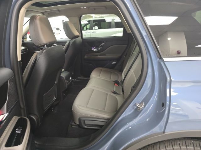 Used 2023 Lincoln Corsair AWD w/ Equipment Group 101A image 17