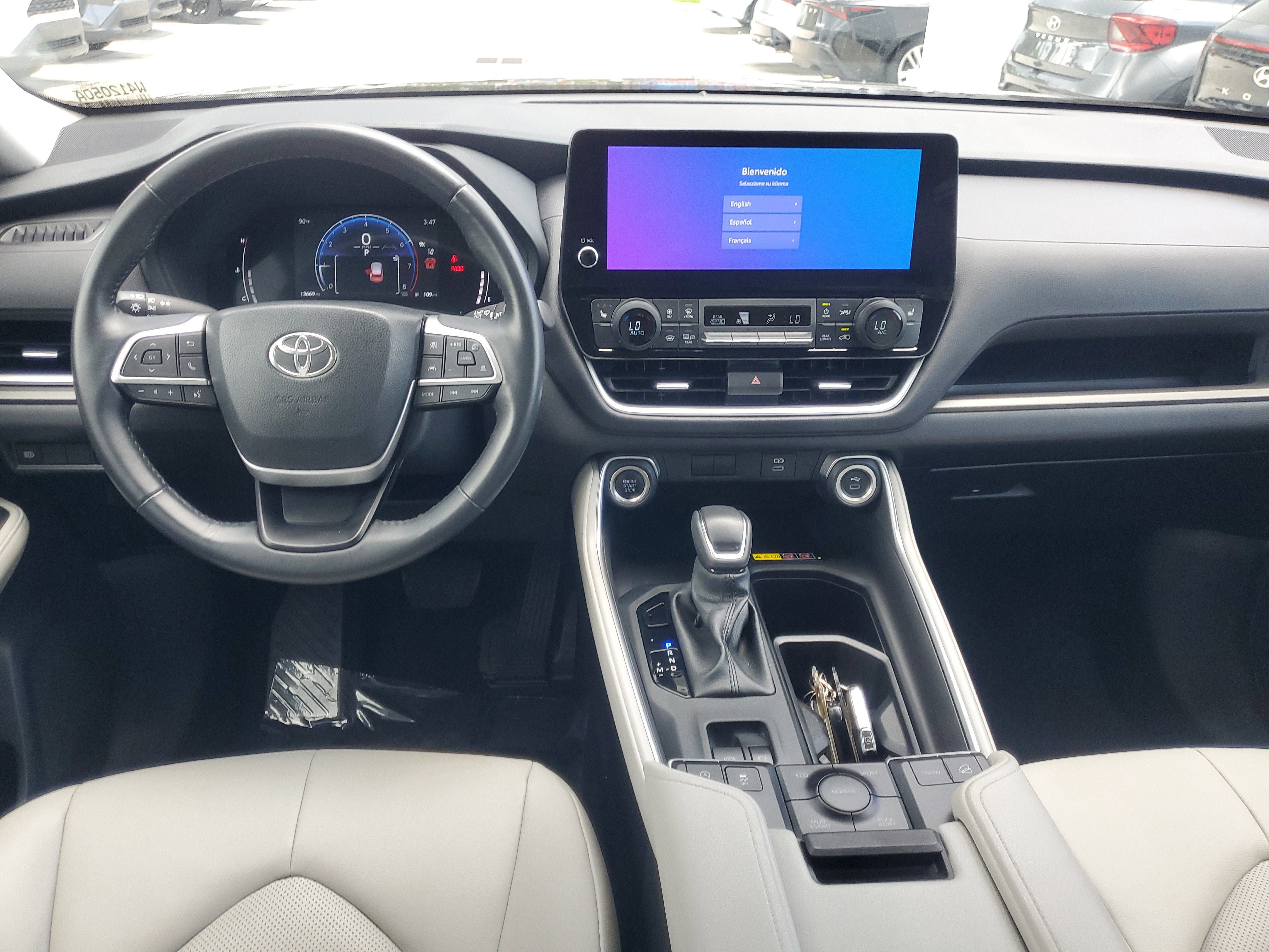 Used 2024 Toyota Grand Highlander XLE image 13