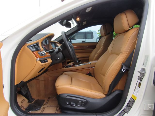 Used 2013 BMW ALPINA B7 xDrive w/ Driver Assistance Pkg AWD/4WD image 14