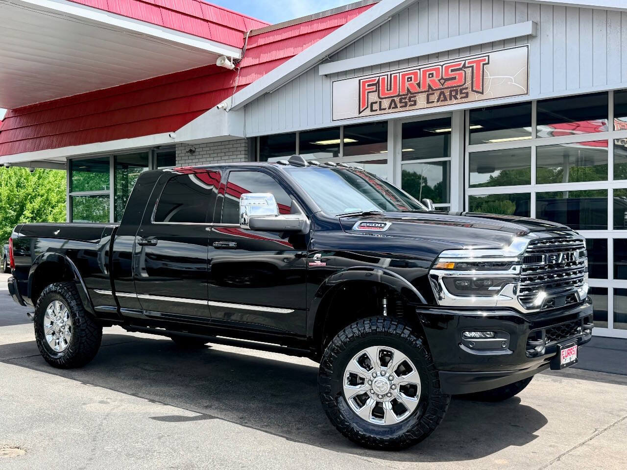 Used 2025 RAM 2500 Limited AWD/4WD image 1