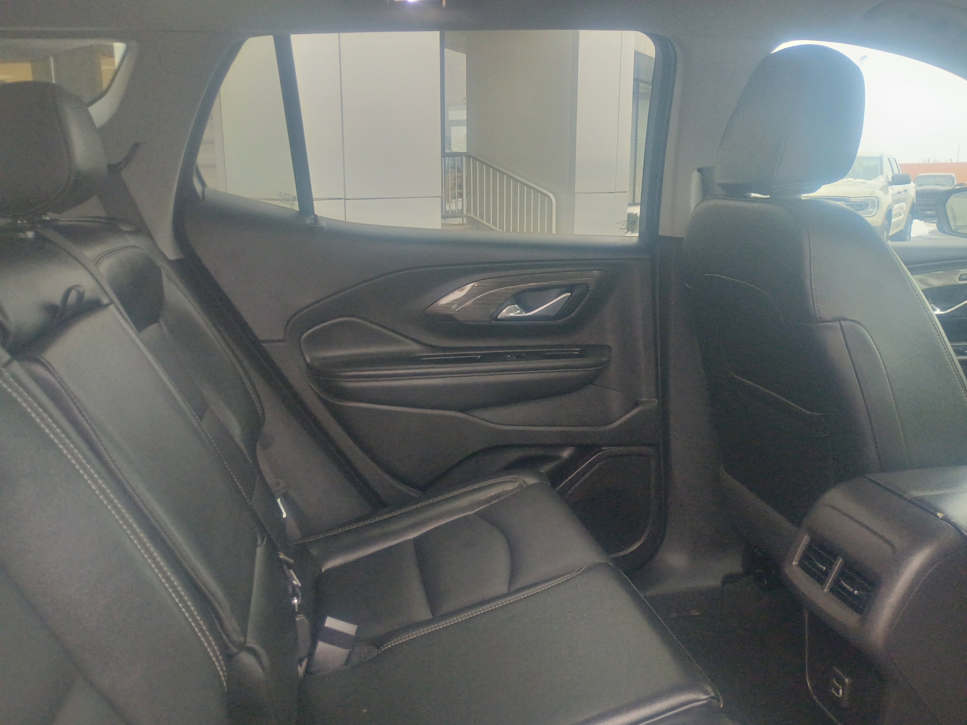 Used 2024 GMC Terrain SLT image 15