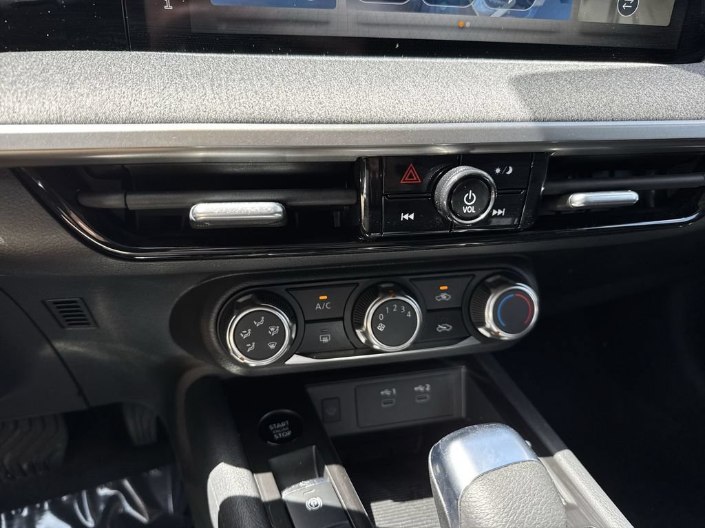 Used 2025 Nissan Kicks SV FWD image 49