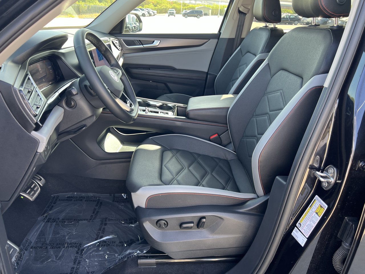 Used 2025 Volkswagen Atlas Peak Edition SE AWD/4WD image 9
