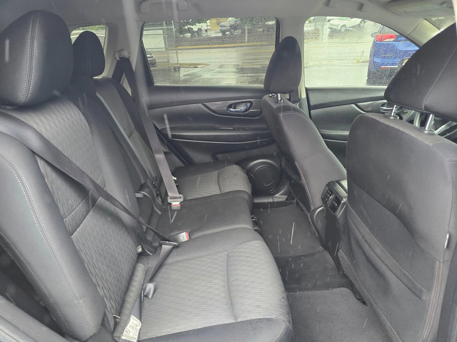 Used 2018 Nissan Rogue S AWD/4WD image 13