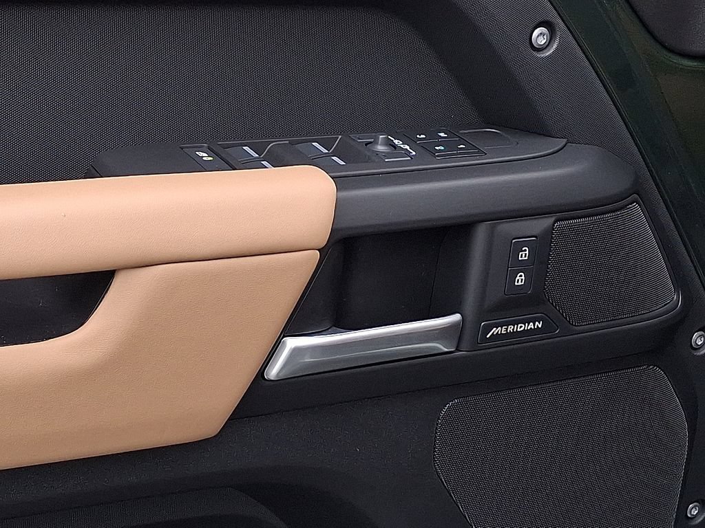 New 2026 Land Rover Defender 110 S AWD/4WD image 8