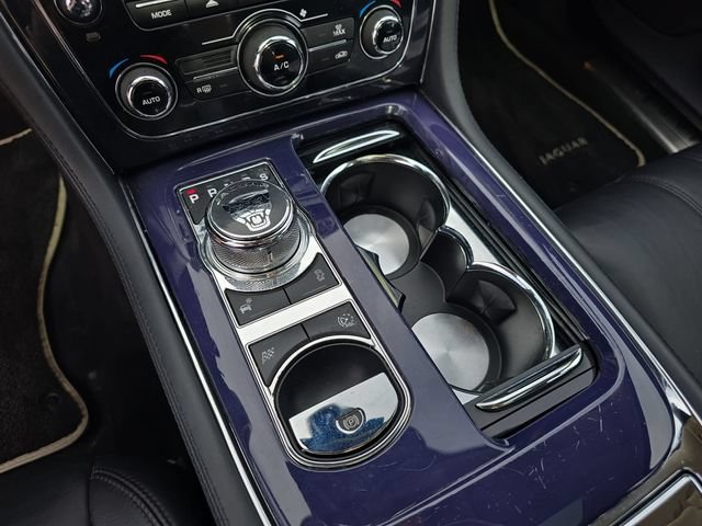 Used 2013 Jaguar XJ AWD image 27