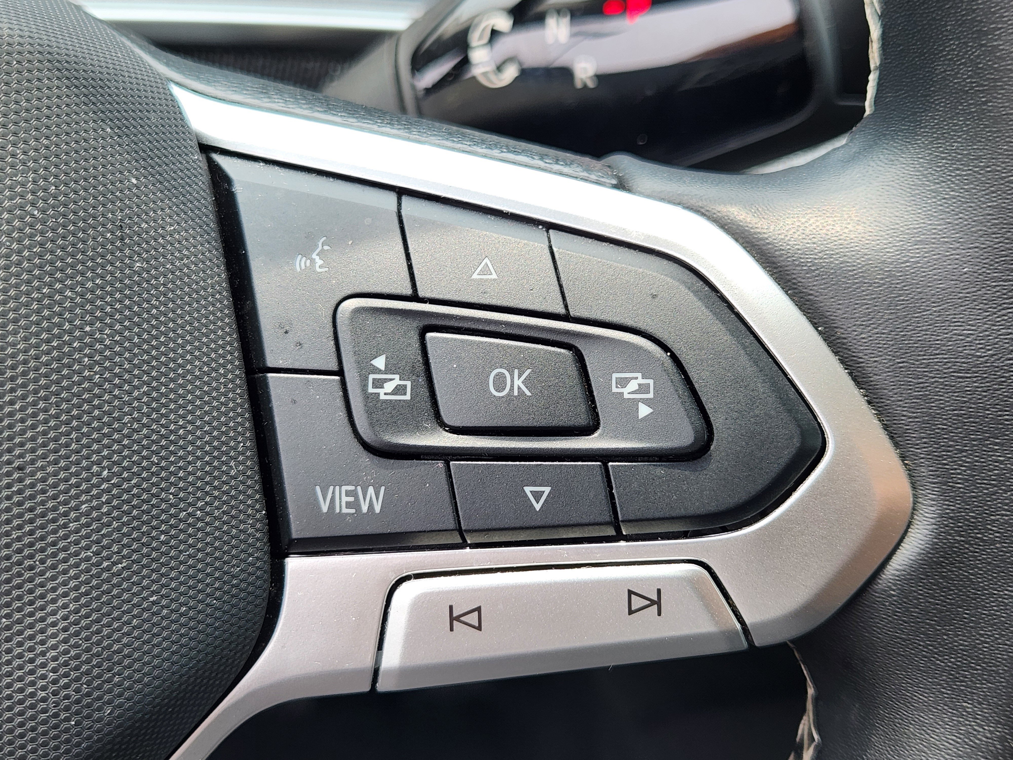 Used 2025 Volkswagen Tiguan S AWD/4WD image 23