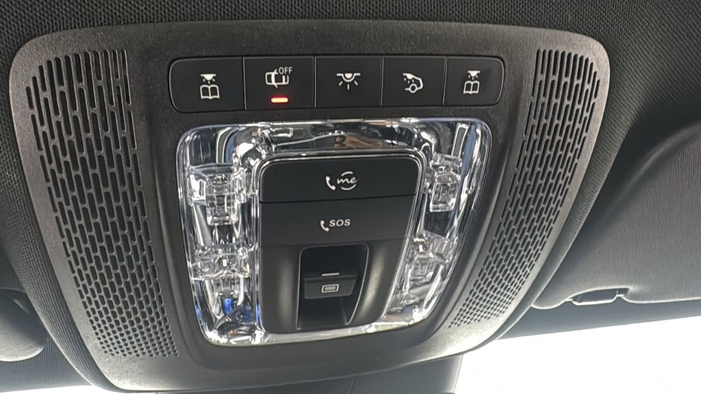 Used 2025 Mercedes-Benz CLA 250 4MATIC image 30