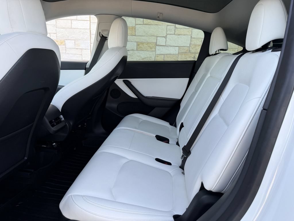 Used 2021 Tesla Model Y Long Range AWD/4WD image 25