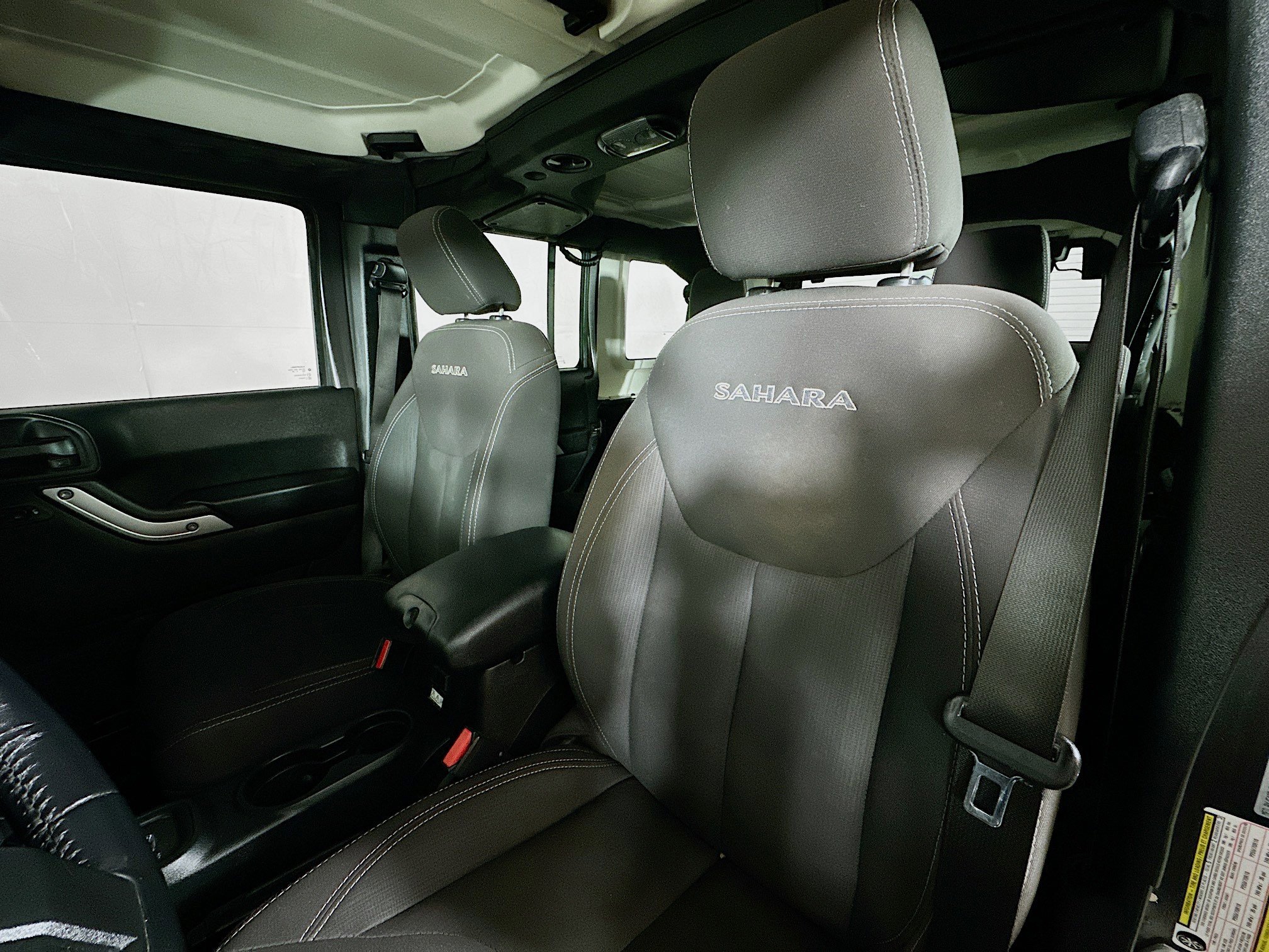 Used 2018 Jeep Wrangler Unlimited Sahara image 18