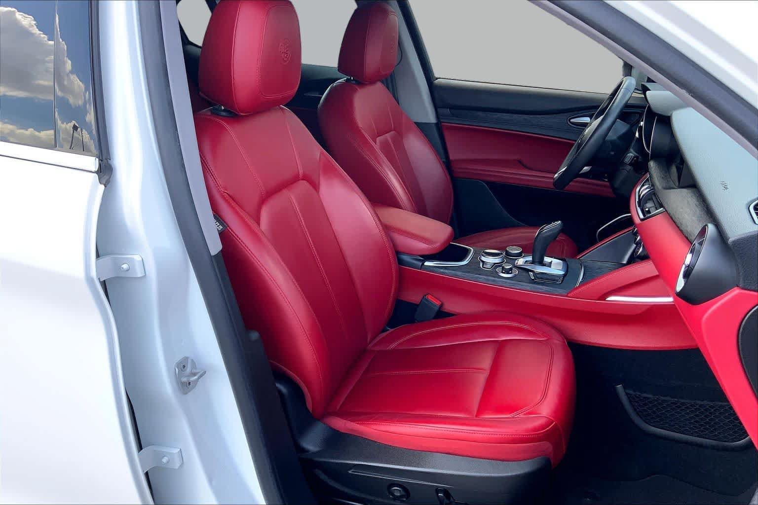 Used 2020 Alfa Romeo Stelvio RWD image 9