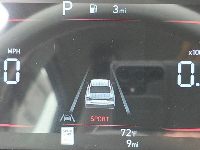 Certified 2025 Hyundai Elantra Sport image 13