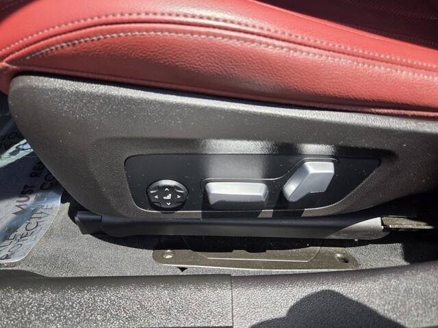 Used 2023 BMW 330i Sedan w/ M Sport Package RWD image 4