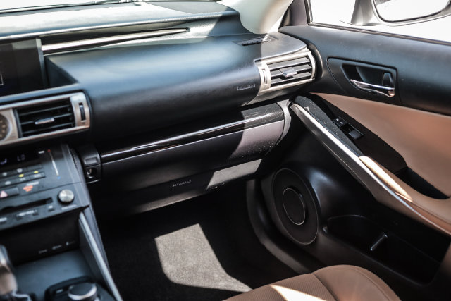 Used 2016 Lexus IS 200t RWD image 29