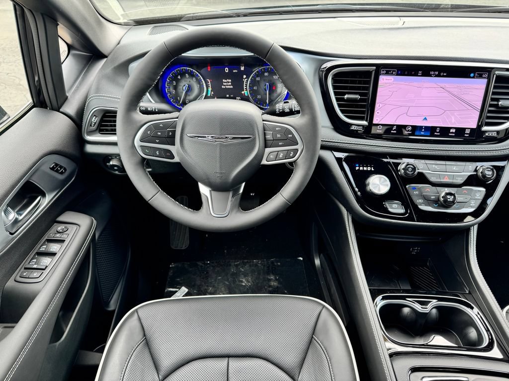New 2026 Chrysler Pacifica Limited FWD image 18
