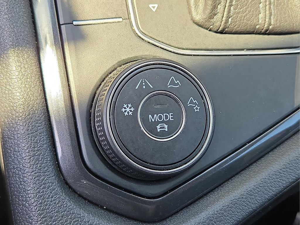Used 2019 Volkswagen Tiguan SE w/ Panoramic Sunroof Package AWD/4WD image 24