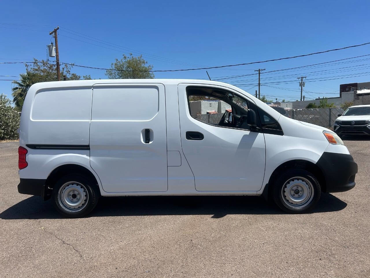 Used 2016 Nissan NV200 SV w/ Technology Package FWD image 2