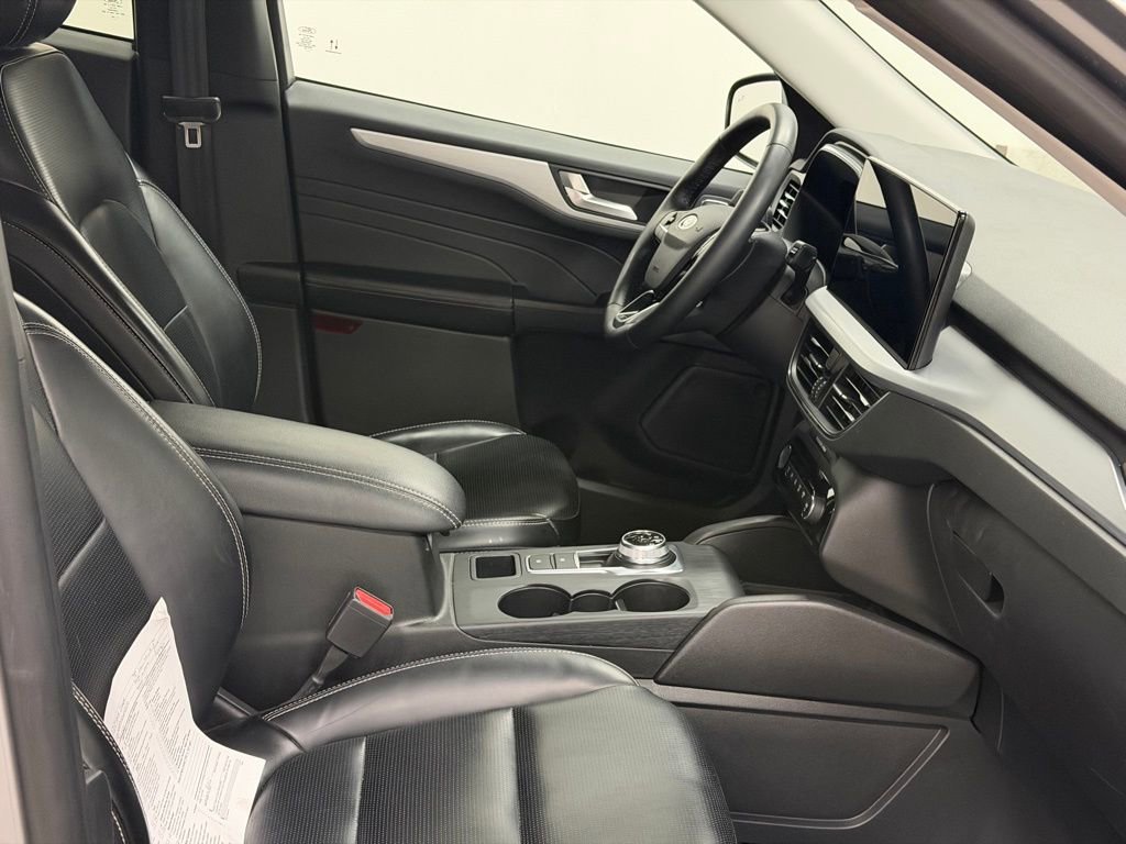 Used 2024 Ford Escape Platinum image 26