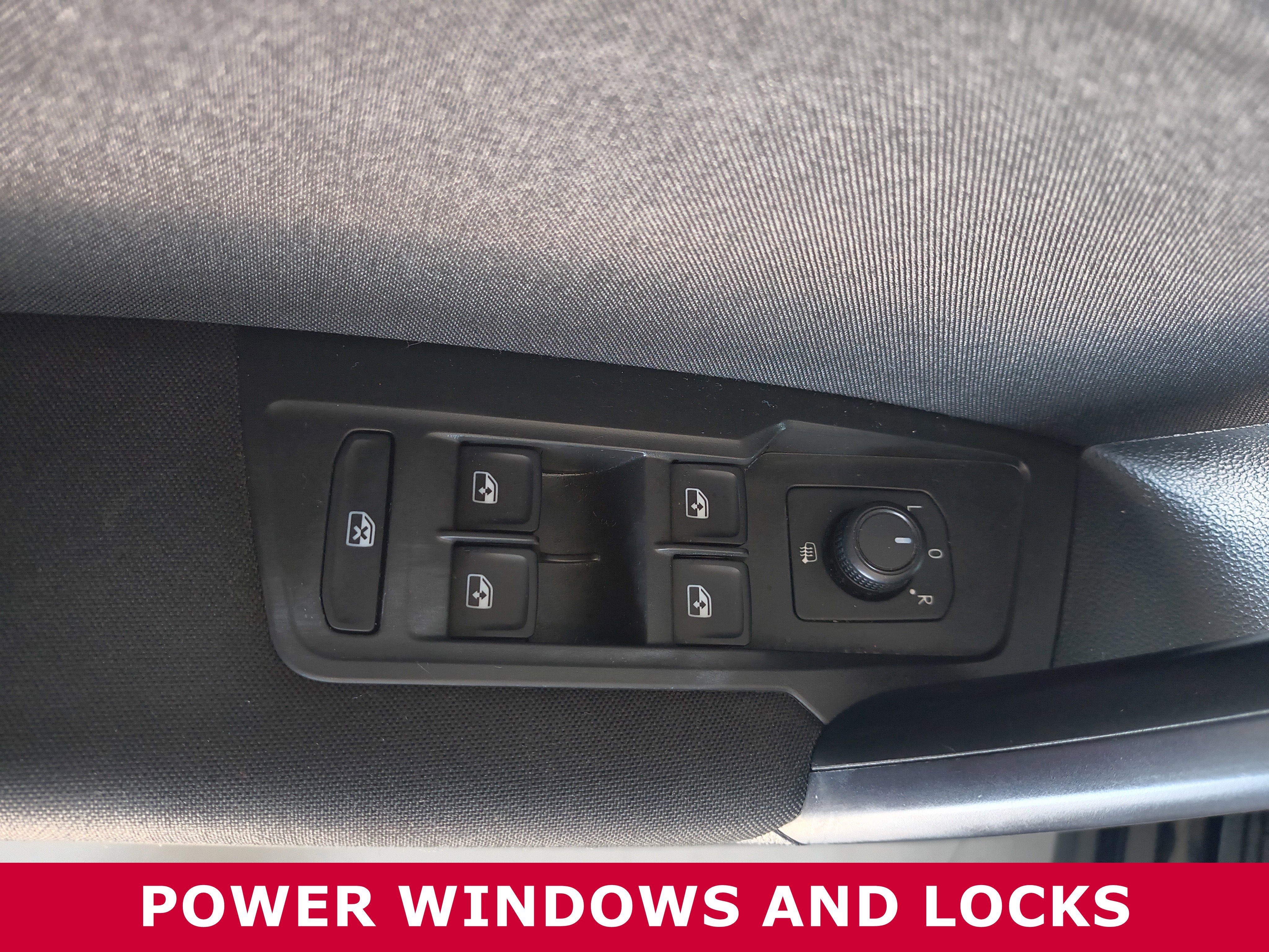 Used 2021 Volkswagen Tiguan S image 12