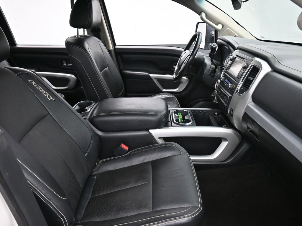 Used 2018 Nissan Titan PRO-4X w/ Pro-4x Convenience Package image 18