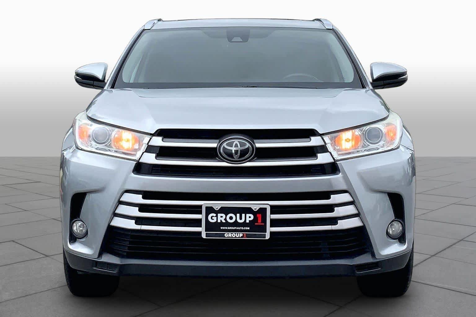 Used 2019 Toyota Highlander XLE FWD image 4