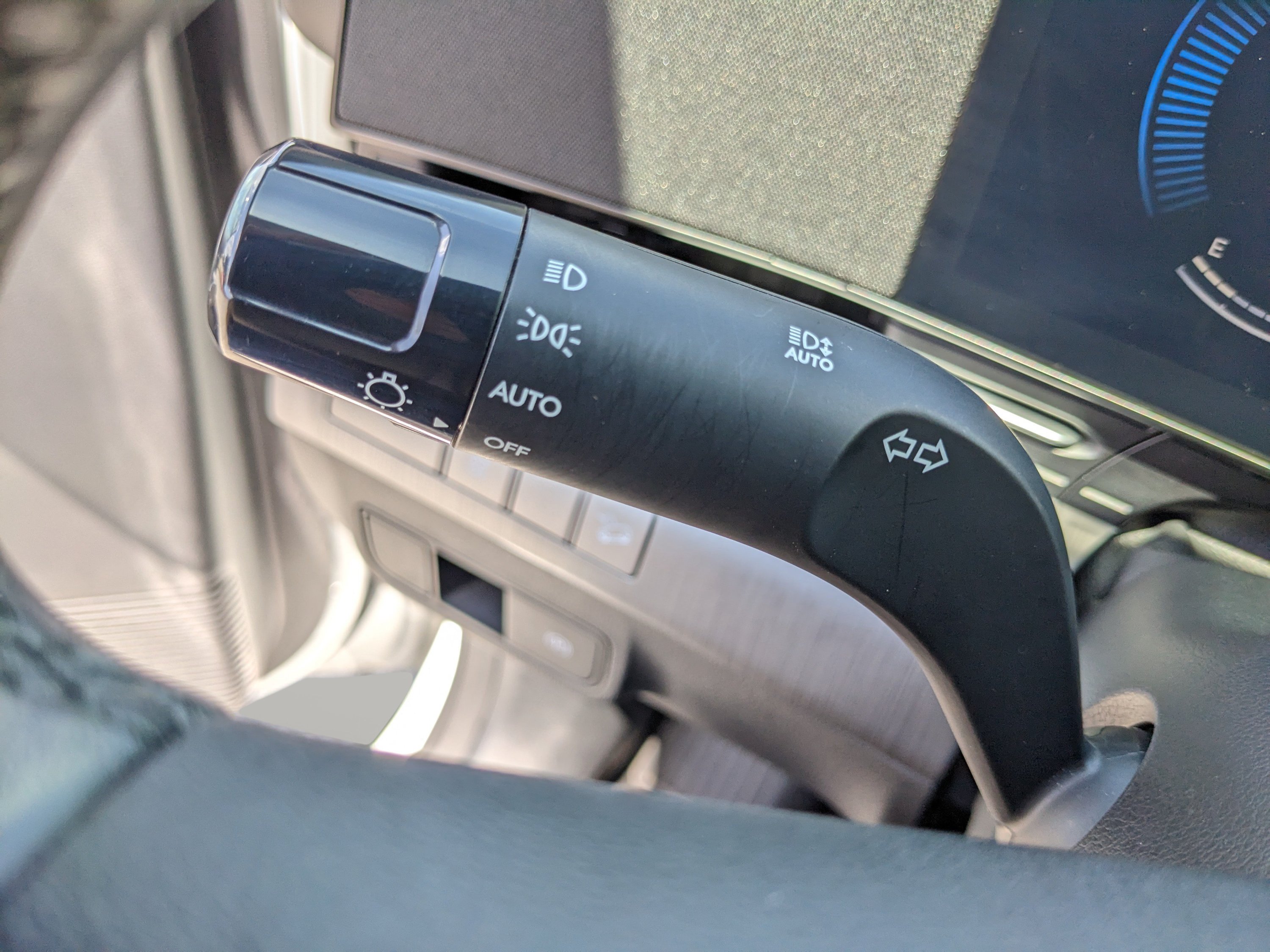 Used 2025 Hyundai Kona SEL FWD image 28