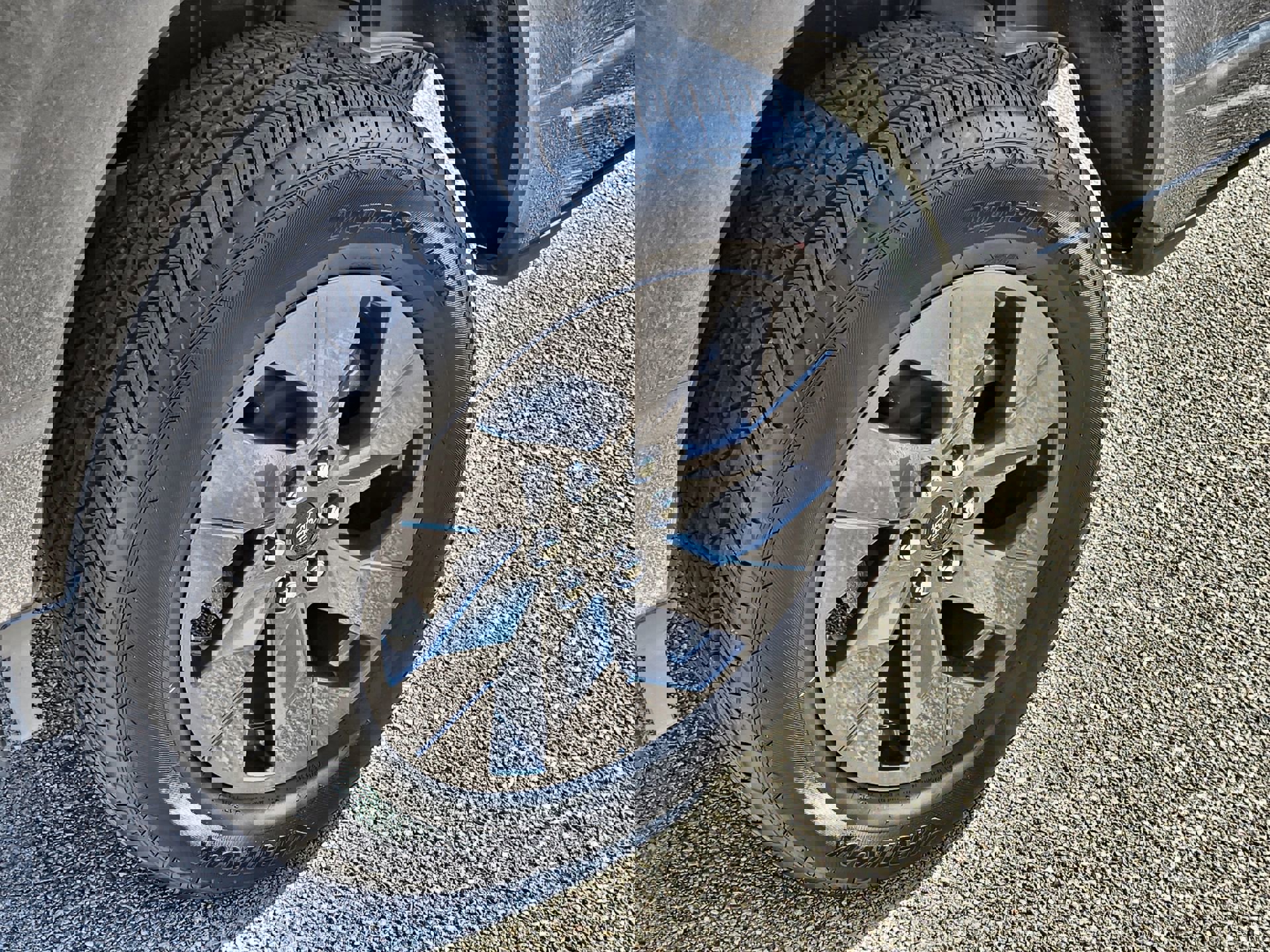 Used 2023 Ford F150 Lightning 4x4 SuperCrew image 11