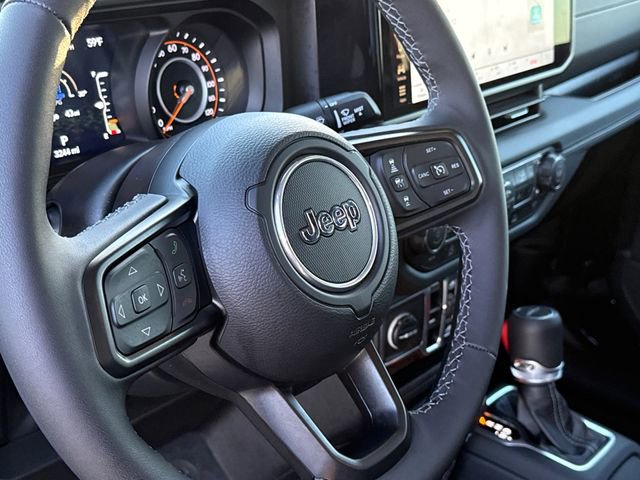 Used 2025 Jeep Gladiator Mojave AWD/4WD image 29