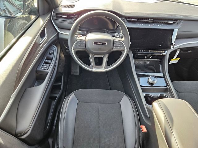 New 2026 Jeep Grand Cherokee Altitude RWD image 7
