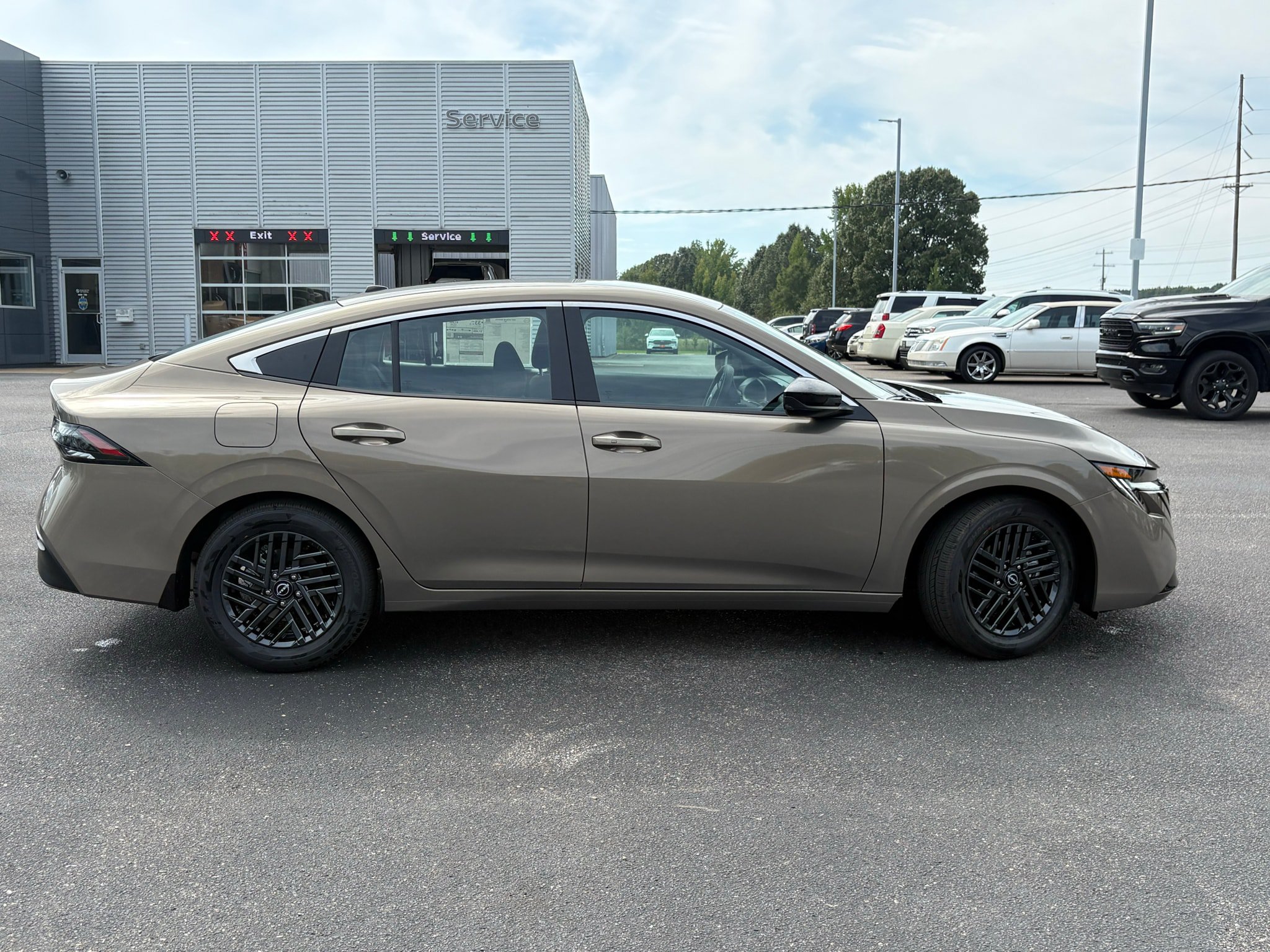 New 2027 Nissan Sentra SV w/ SV Convenience Package FWD image 6
