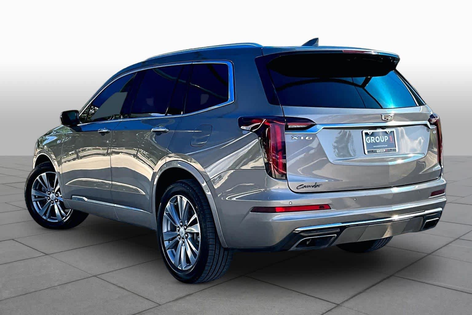 Used 2023 Cadillac XT6 Premium Luxury FWD image 12