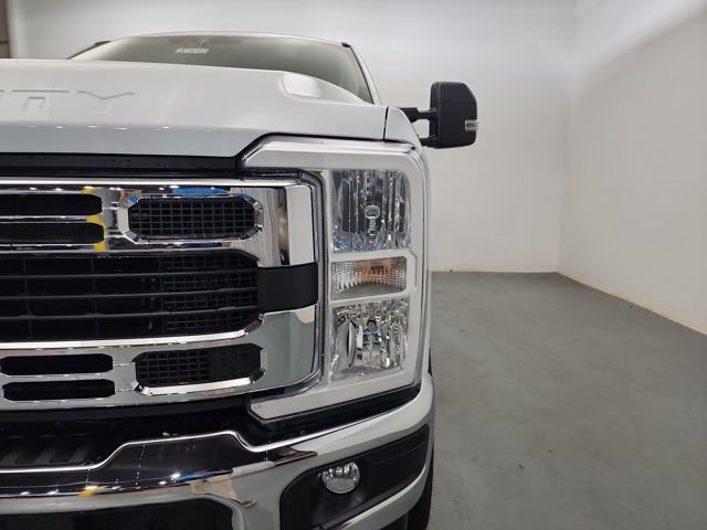 New 2026 Ford F350 XLT image 33