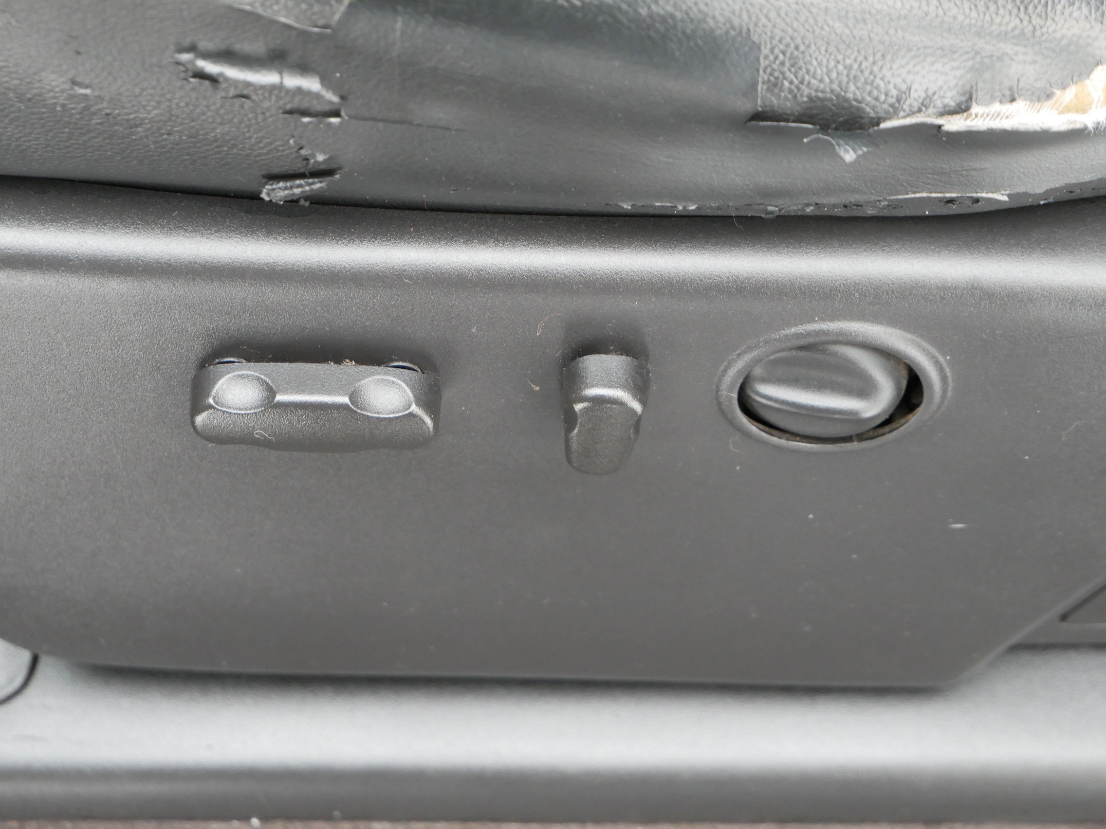 Used 2013 Chevrolet Silverado 2500 LTZ w/ LTZ Plus Package image 11