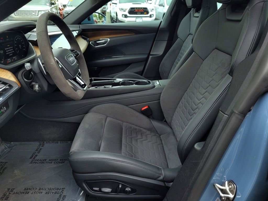 Used 2024 Audi e-tron GT Premium Plus image 20