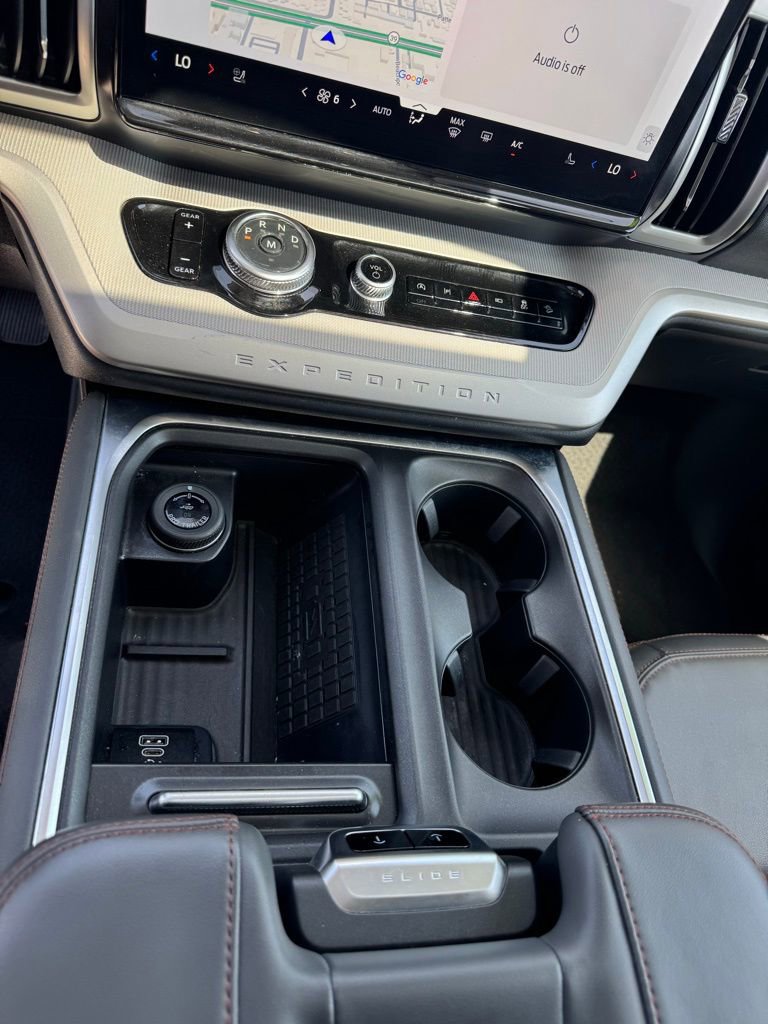 Used 2025 Ford Expedition Active AWD/4WD image 22