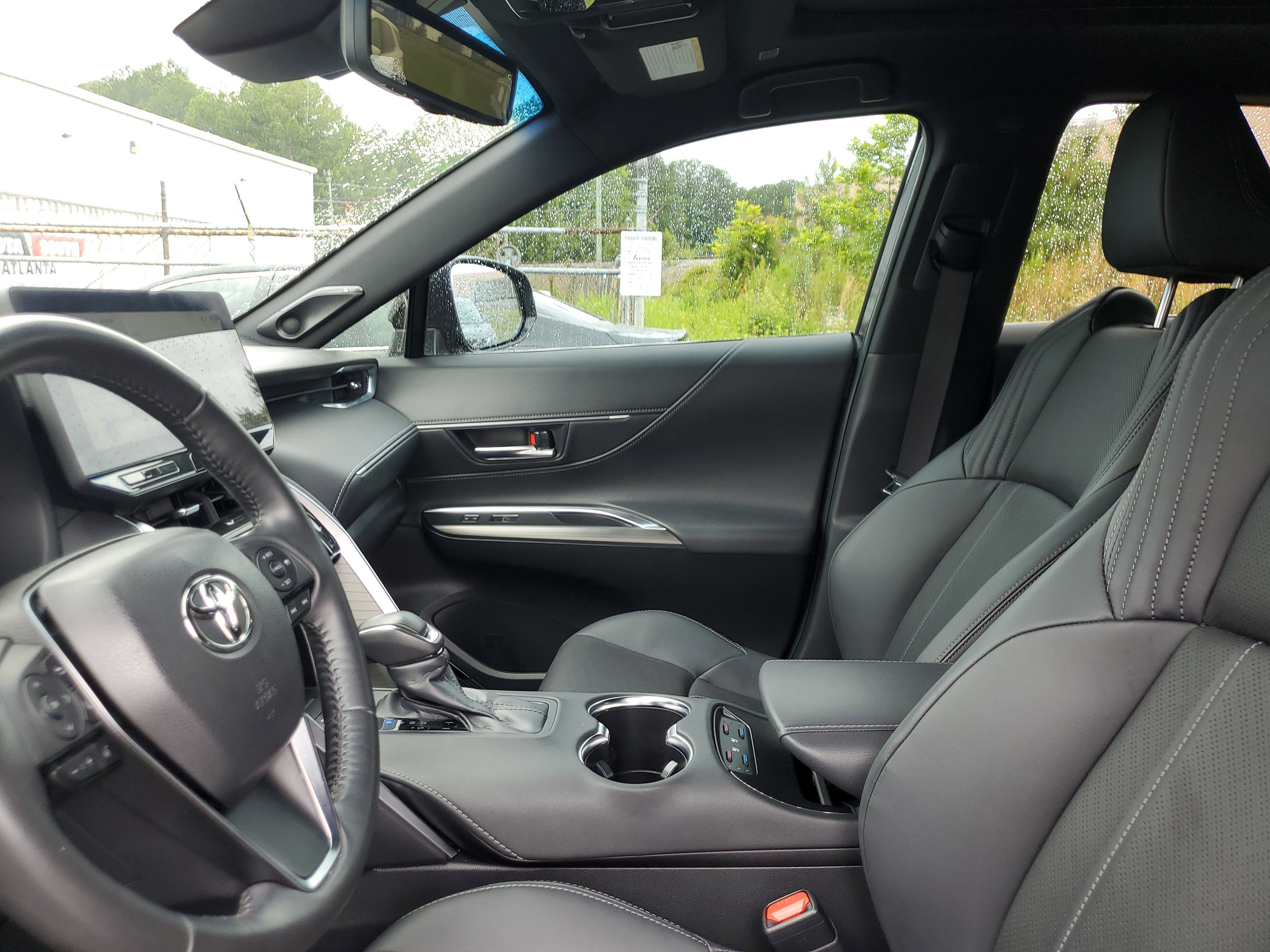 Used 2024 Toyota Venza Limited AWD/4WD image 17