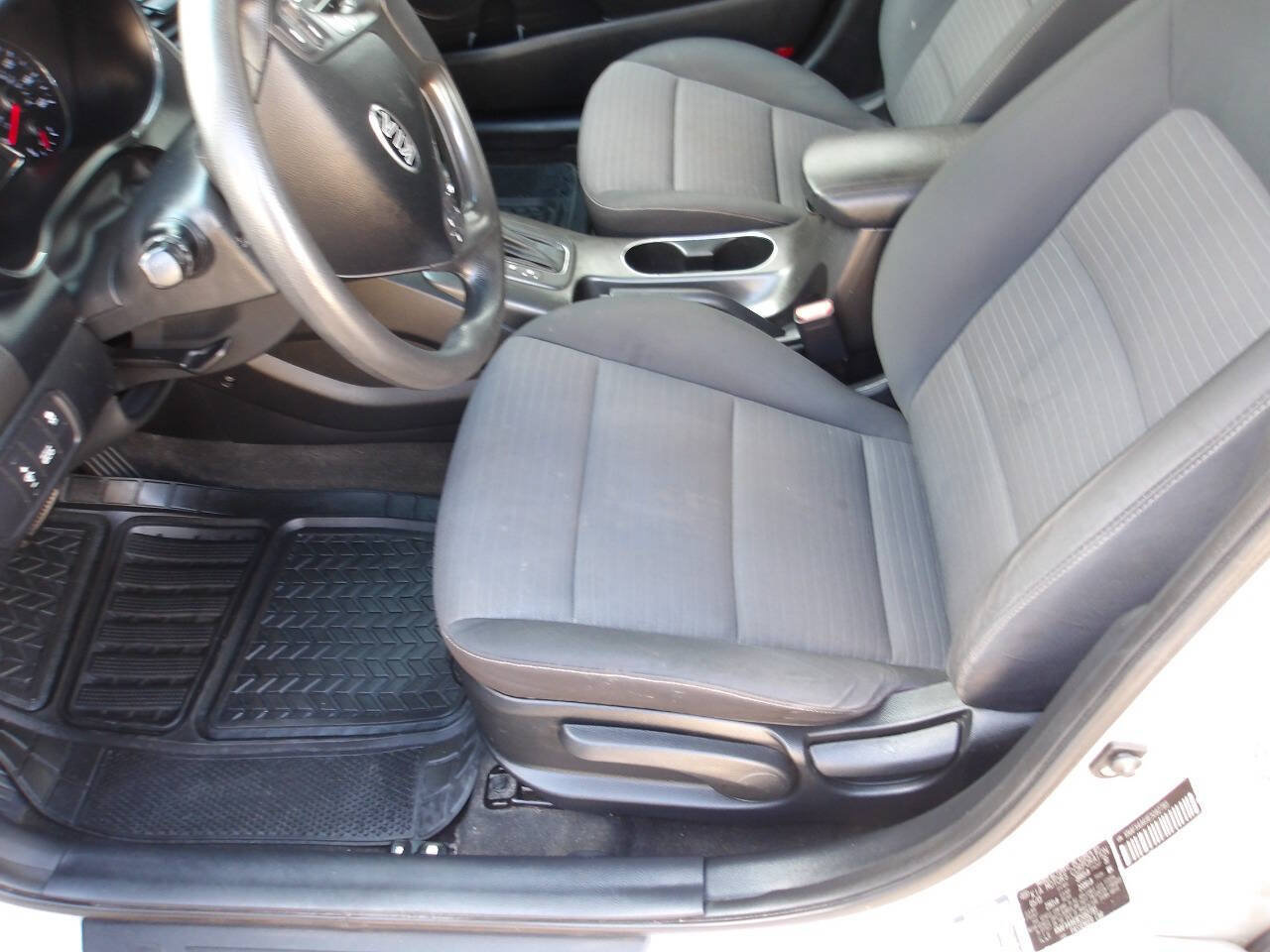 Used 2014 Kia Forte LX w/ Popular Package FWD image 5