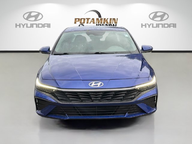 Used 2024 Hyundai Elantra SEL FWD image 2