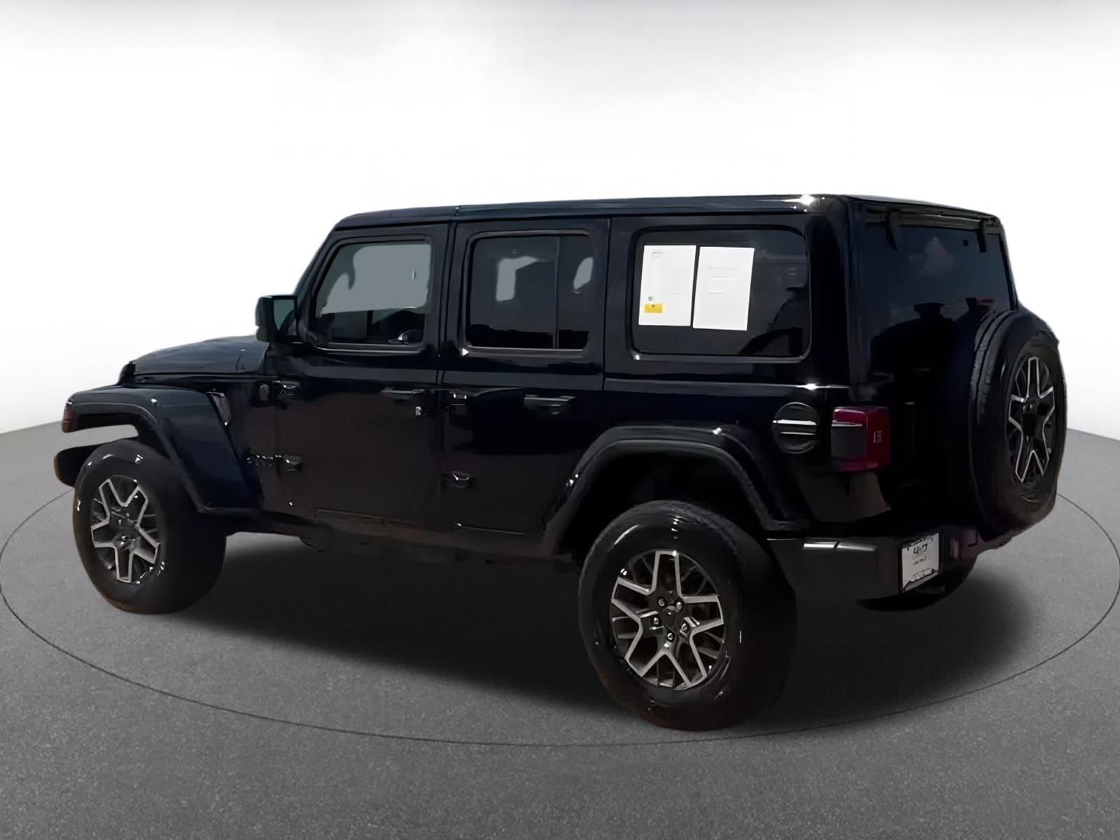 Used 2025 Jeep Wrangler Sahara image 15