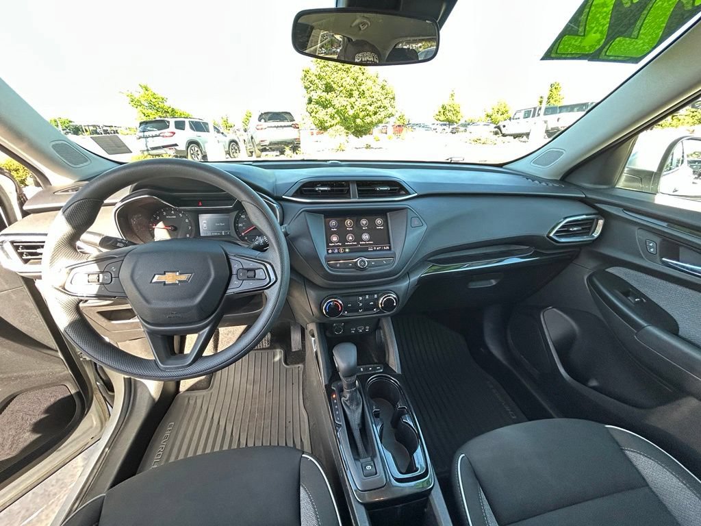 Used 2022 Chevrolet TrailBlazer LT AWD/4WD image 23