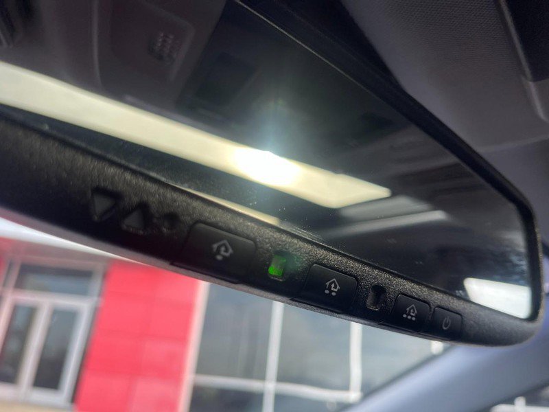 Used 2020 Toyota Camry XSE image 28