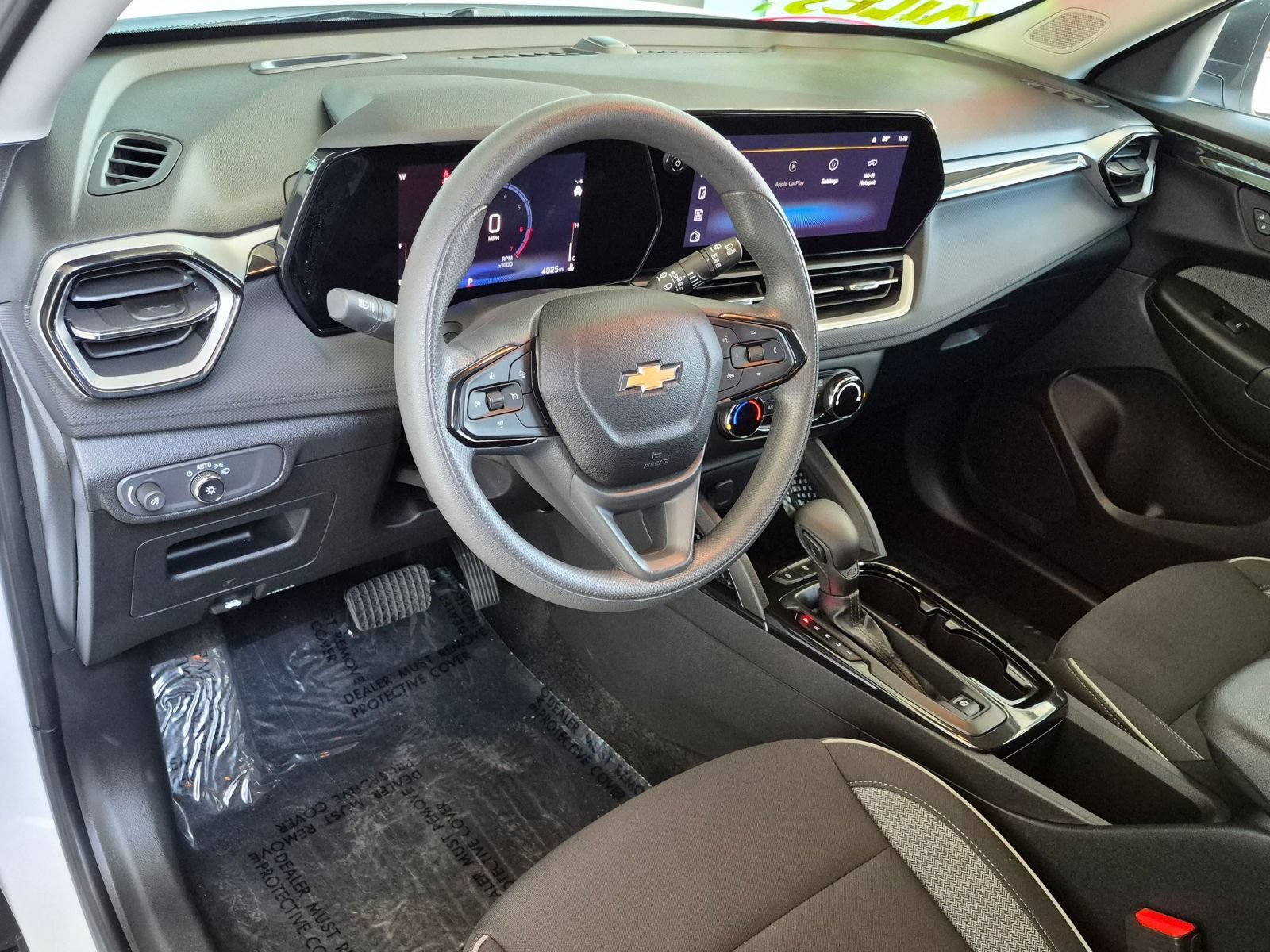 Used 2025 Chevrolet TrailBlazer LS w/ LS Convenience Package FWD image 12