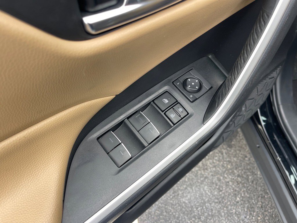 Used 2024 Toyota RAV4 XLE Premium image 8