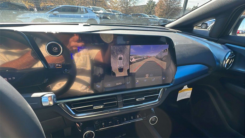 New 2026 Chevrolet Equinox EV LT image 25