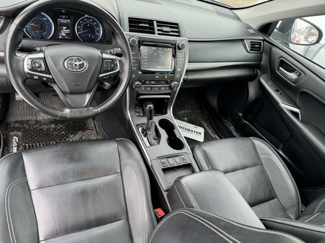 Used 2017 Toyota Camry XLE image 2