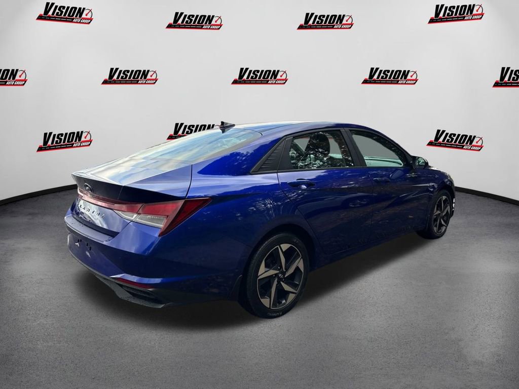 Used 2023 Hyundai Elantra SEL w/ Convenience Package image 5